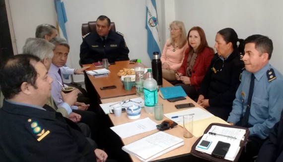 Polic&iacute;a